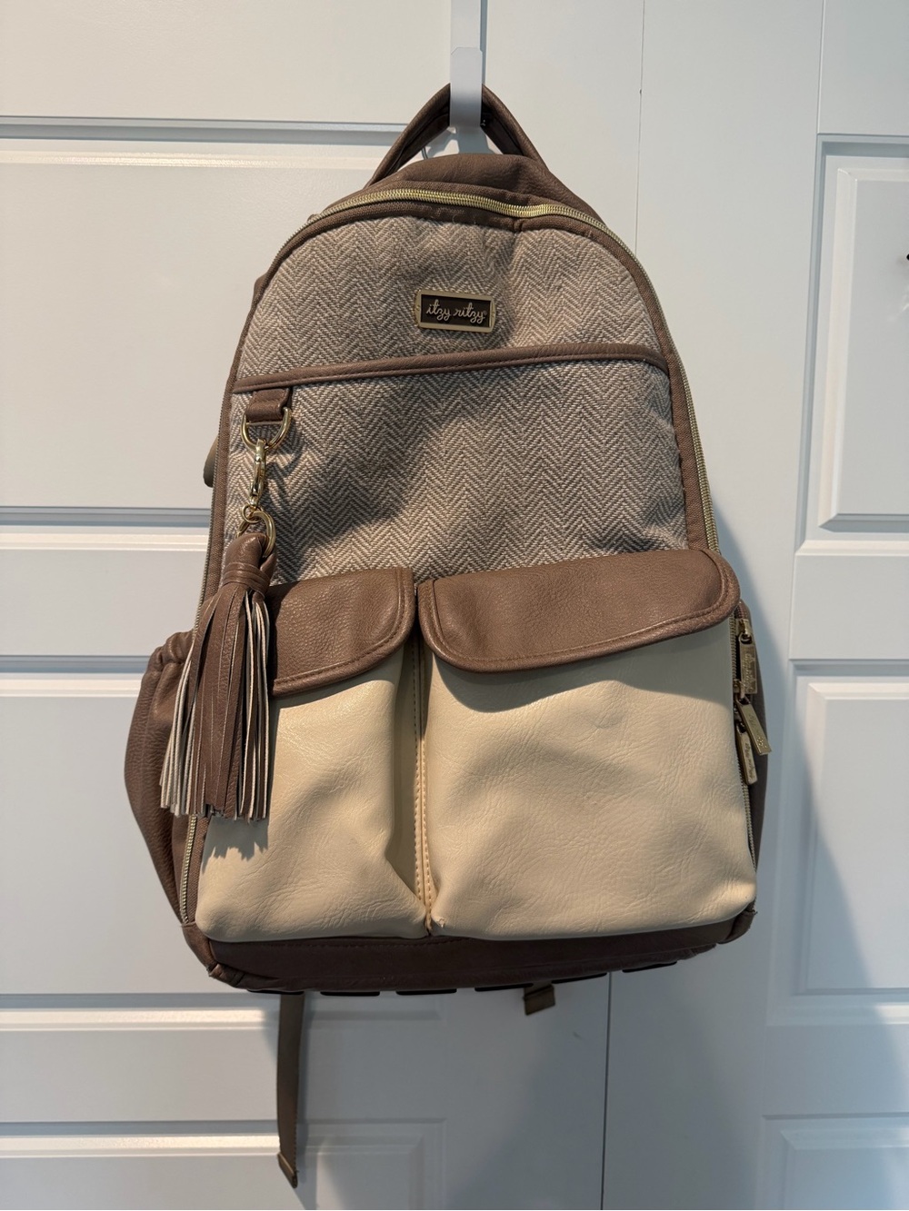 ITZY RITZY BOSS BACKPACK DIAPER BAG Vanilla Latte Herringbone Large